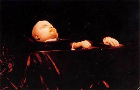 Ленин в мавзолее